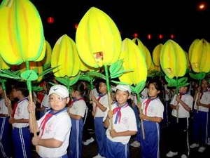 Lễ hội rước đèn lớn nhất Việt Nam  - ảnh 1